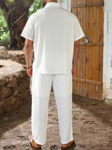 ResortEase بدلة رجالية كاجوال بقميص كم قصير أزرار أمامية وبنطلون كارجو لون أحادي المقاس الكبير