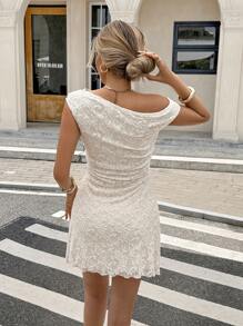 Serisse 女士纯色简约日常休闲斜肩短款连衣裙 - 杏色 - 查看 2