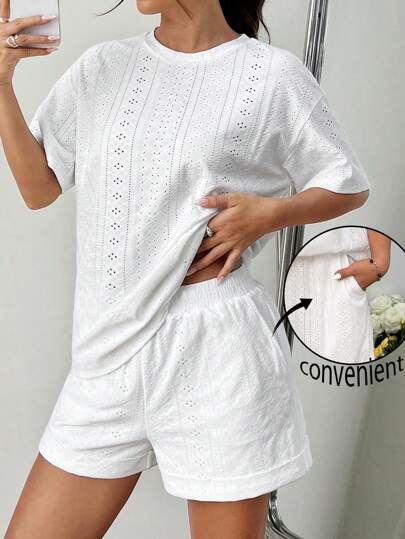 Solflare 加大码 2 件套白色刺绣圆领短袖上衣和短裤