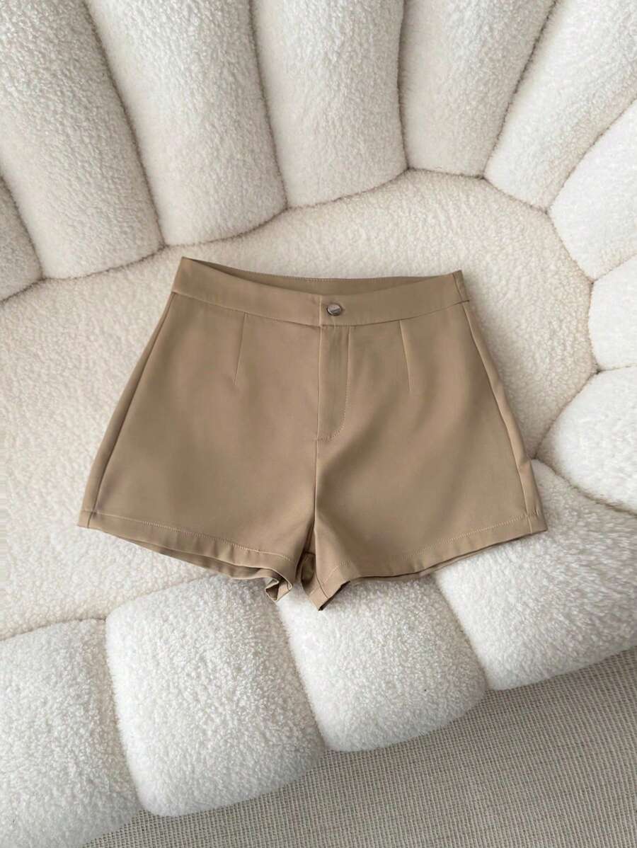 Airaco 女士纯色纽扣设计休闲宽松百搭短裤 - 卡其色 - 查看 1
