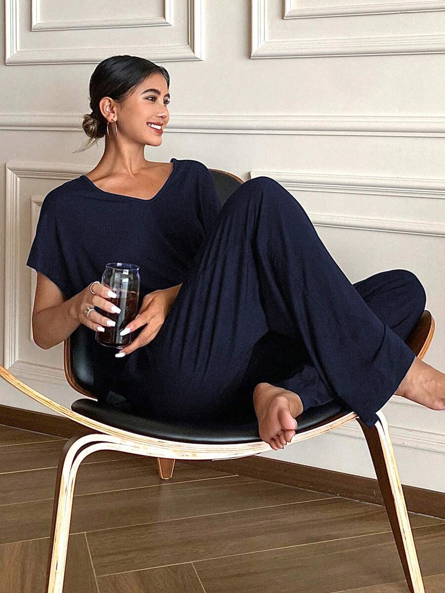 DAZY Bộ đồ ngủ 2 món tay ngắn và quần dài dáng rộng màu trơn, đồ mặc nhà thường ngày cho nữ, trang phục - Màu xanh hải quân - Xem 1