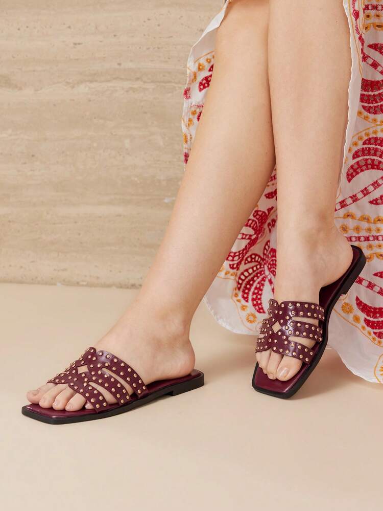SQUARE TOE RIVET FLAT SANDALS