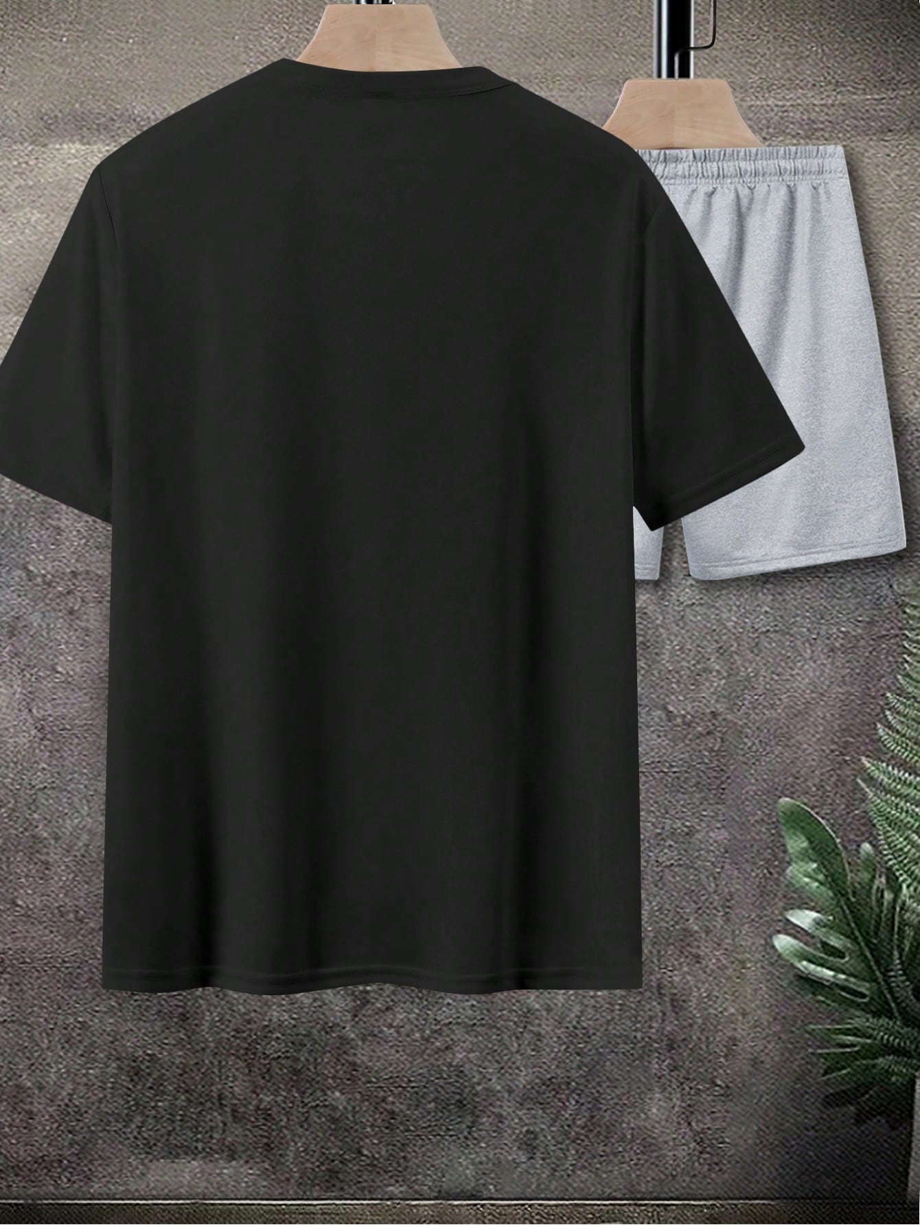 Manfinity Homme مجموعة تيشيرت كاجوال وشورت مطبوعة...