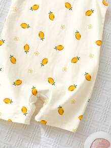 SHEIN Pelele informal para bebé niña con estampado de frutas pequeñas, limones y flores, en color amarillo crema, adecuado para vacaciones de primavera/verano