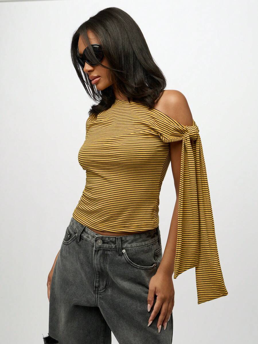 SUMWON WOMEN 条纹单肩个性上衣不对称长款荷叶边时尚设计休闲日夏季秋季时尚简约都市生活方式 - 黃色 - 查看 1