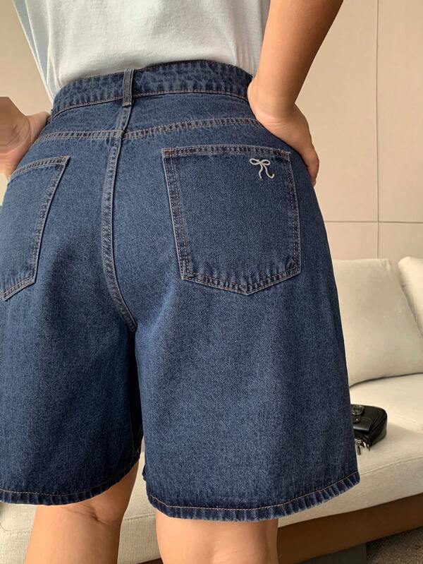Dazy Plus Navy Blue Washed Denim Wide Leg 5-Point Shorts With Butterfly Embroidery And Back Pocket, Spring/Summer Denim Shorts