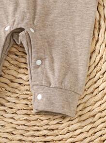 SHEIN 两件套新生儿男女通用长袖连体衣和纯色短裤套装，柔软舒适，是送礼佳品，也是宝宝必备单品，适合所有季节，可户外活动穿着。中性婴儿服装，男女通用新生儿婴儿套装，纯棉婴儿服装，新生儿中性套装，适合秋冬季穿着。 - 彩色 - 查看 6