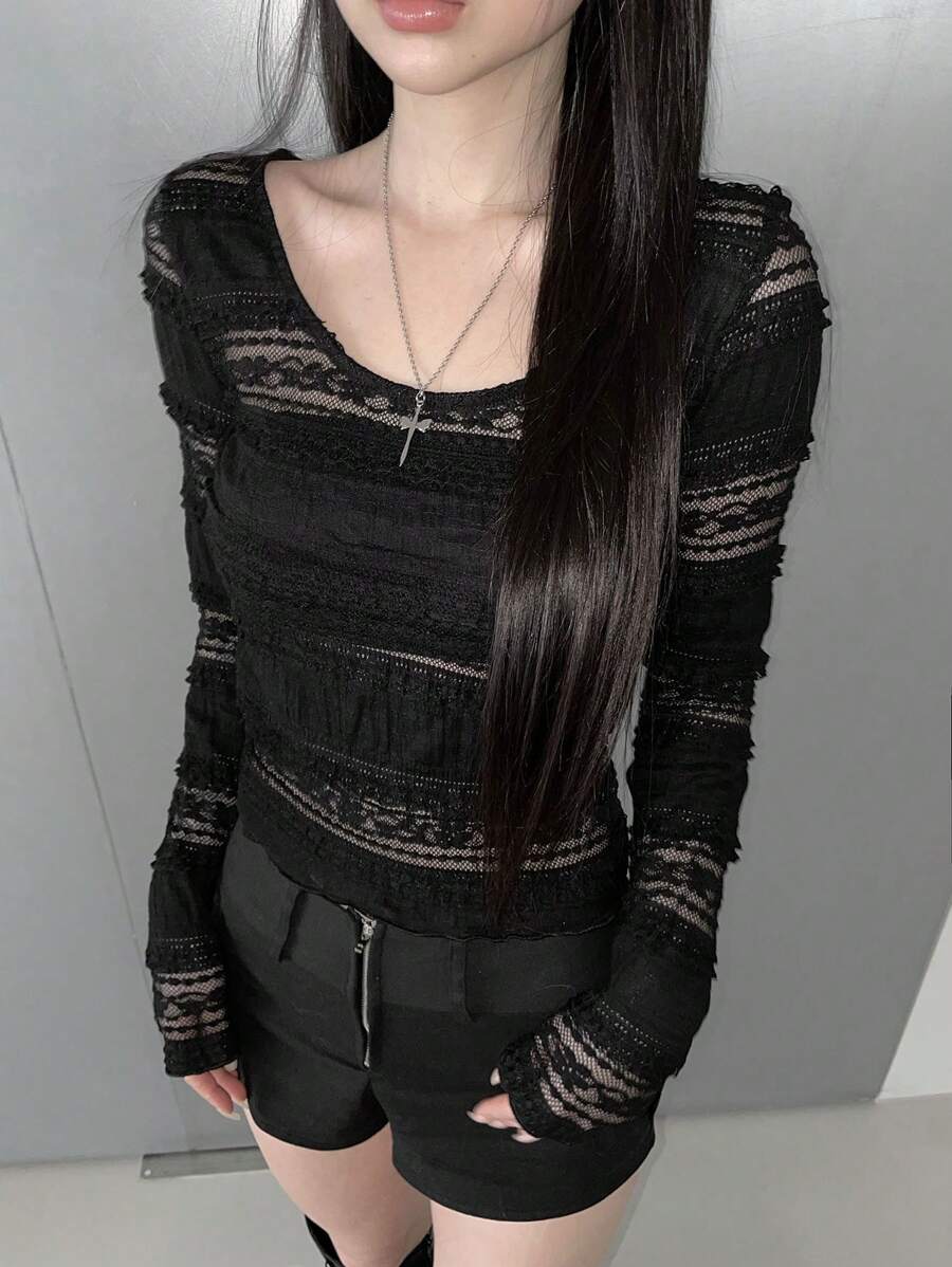 DAZY 女款大廓型性感哥德風圓領透視蕾絲黑色長袖上衣,適合春夏萬聖節與秋季,女裝夜店聚會穿搭 - 黑色 - 查看 1