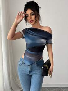 Elenzga Camiseta de manga corta con hombros oblicuos y estampado de teñido anudado para mujer