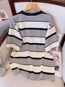 SHEIN 2件套女士夏季休闲拼色条纹圆领短袖T恤和短裤 - 白色 - 查看 2