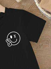 SHEIN Baby Boy Basic Casual Black T-Shirt With Smile Face Print, Short Sleeve