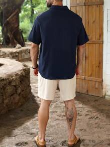 Manfinity Homme 夏季大码男士休闲纯色衬衫和短裤套装 - 彩色 - 查看 5