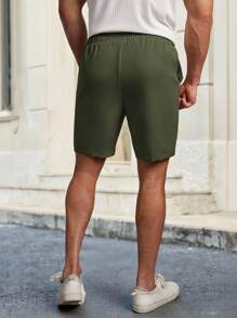 Manfinity BRENVOR Men's Solid Color Drawstring Waist Patch Pocket Woven Shorts - Army Green - View 2