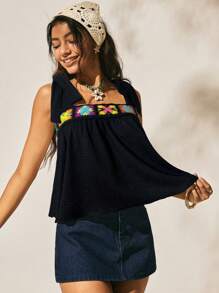 Easelle 2025 Neuankömmling Sommer Damen Boho-Stil Urlaub, handgefertigtes gehäkeltes Blumen-Dekor mit farbblockdetail und Fransen, Damen Crop Top mit Bändern in Normallänge - Schwarz - Übersicht 4