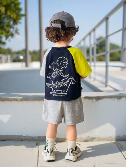 2st/set Baby Boy Casual Rolig Söt Dinosaurietryck Lös T-shirt och grå shorts Set, Lämplig för vår/sommar
