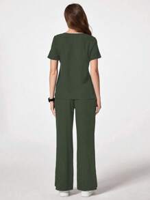 TaskEZ Conjunto de uniforme de pijama médico con top de manga corta de cuello en V de unicolor y pantalones con bolsillo - Verde militar - Ver 2