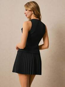 Poéselle 女式 V 领纯色无袖单排扣金属纽扣时尚夏季上衣和百褶中裙 2 件套 - 黑色 - 查看 6