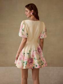 MOTF PREMIUM 女士花卉印花V领泡泡袖优雅连衣裙 - 杏色 - 查看 4