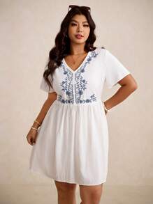 Elaquor 大码休闲刺绣V领娃娃裙夏季度假连衣裙 - 白色 - 查看 3