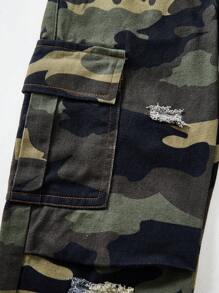 年轻男孩休闲破洞侧袋宽松牛仔裤，迷彩工装街头风格，适合所有季节