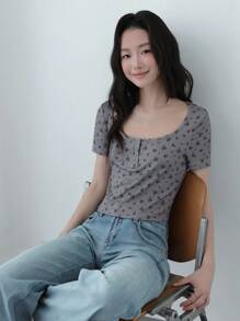 K-Vae Women's Summer Gray Floral Casual T-Shirt, Floral Print T-Shirt, Round Neck Tight Elastic Short Sleeve Cropped T-Shirt - Grey - View 3