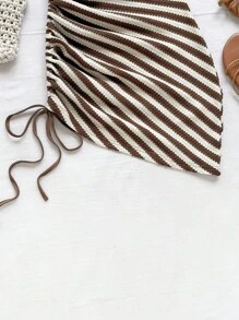 Soleia 女士度假活泼红白条纹不对称领口扭纹侧抽绳褶饰不对称迷你连衣裙，时尚休闲海滩派对 - 彩色 - 查看 3