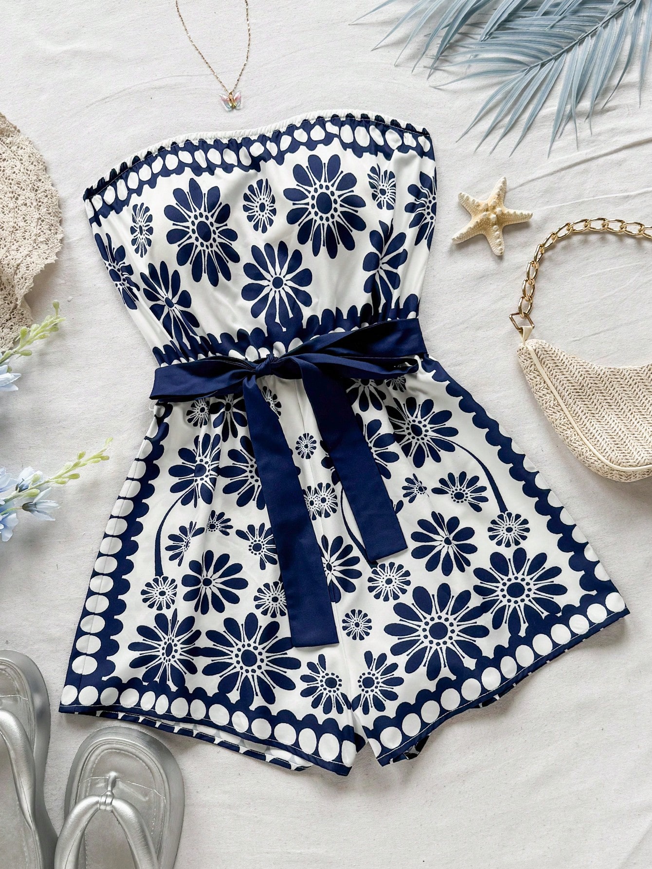 Soleia Novo Macacão Elegante Floral Boêmio com Alça Halter, Perfeito para Férias, Romper Azul e Branco com Top Tomara que Caia e Flores, Feminino, Sem Bojo