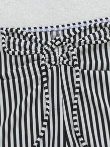 Swim Basics 女士夏季海滩度假抽绳条纹面料短裤泳裤 - 黑與白 - 查看 5