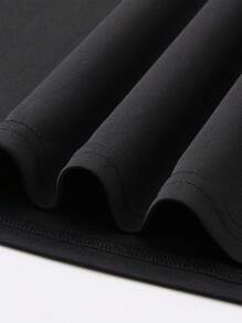 Manfinity Homme 男士休闲都市印花 T 恤和短裤套装，夏季 - 彩色 - 查看 5