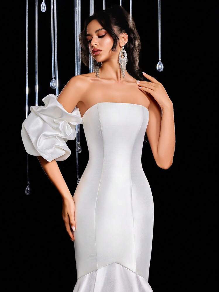 Glamrae Váy đuôi cá dài tay xẻ tà màu trắng thanh lịch tối giản, họa tiết hoa 3D thủ công, thích hợp cho lễ cưới - trắng - Xem 2