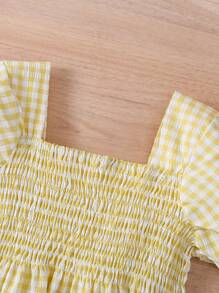 SHEIN Genkimix Kids 2 chiếc áo phông kẻ sọc vàng trắng dễ thương cho bé gái, kết hợp với quần jeans ống loe rách gấu màu xanh nhạt cổ điển có họa tiết hoa vàng 3D, vải mềm mại và thoải mái, trang phục phong cách đường phố - Nhiều màu - Xem 6