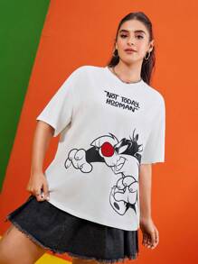 LOONEY TUNES X SHEIN 大码女式休闲卡通猫和口号印花落肩宽松白色 T 恤，夏季 - 白色 - 查看 1