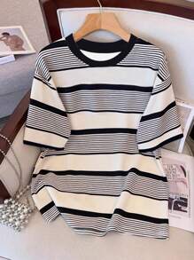 SHEIN 2件套女士夏季休闲拼色条纹圆领短袖T恤和短裤 - 白色 - 查看 3
