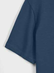 RueChic Set de 2 piezas de camiseta casual de manga corta con cuello redondo y estampado de letras, y shorts con cordón en la cintura para hombres