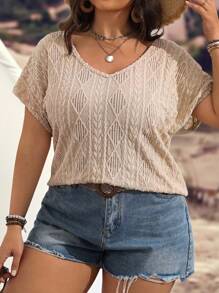 Breezaya 加大碼花朵蕾絲V領提花針織短袖T恤 - 杏色 - 查看 2