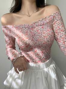 DAZY Parte superior ajustada de mujer con hombros descubiertos con estampado floral y de plantas en todo el diseño, manga larga, ropa de mujer de otoño, Pascua - Rosa - Ver 1