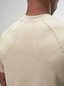 Zenith 无缝 T 恤 - 卡其色 - 查看 5