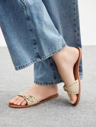 CUCCOO BIZCHIC Women's Adjustable Buckle Design Casual Fashion Flat Sandals
