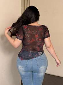 Flirla Camiseta de malla transparente de talla grande para mujer con estampado, botones y bajo asimétrico, para primavera y verano - Negro - Ver 3