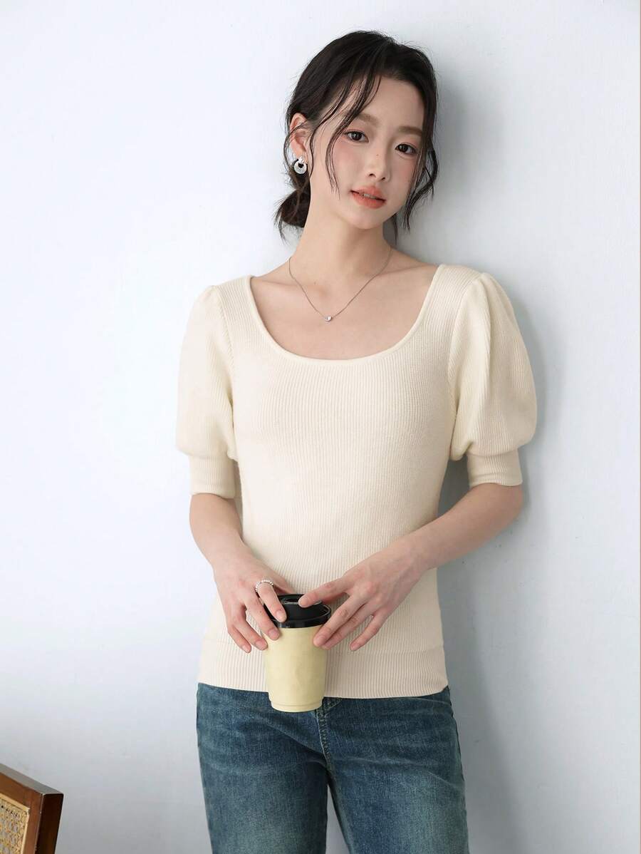SHEIN Unity Tops de punto de manga corta abullonada con cuello redondo en color albaricoque para mujer, suéteres de otoño para mujeres, para la escuela, profesoras, vuelta al cole - Albaricoque - Ver 1