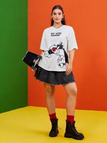 LOONEY TUNES X SHEIN 大码女式休闲卡通猫和口号印花落肩宽松白色 T 恤，夏季 - 白色 - 查看 4