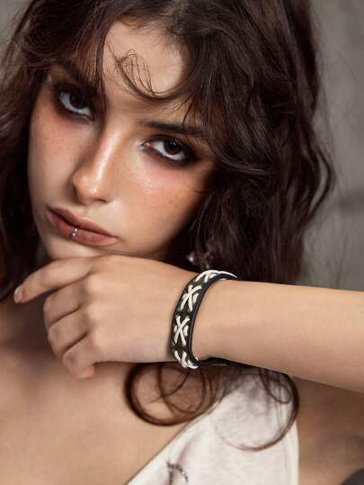 Grunge Punk 1pc Vintage Baddie Style Hollow Braided Bracelet, Y2K Apocalyptic High-Quality Printed Pattern Bangle, Niche Design Fashionable Pu Leather Adjustable Wrist Cord