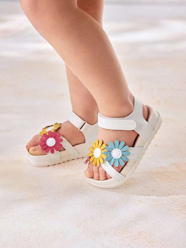 Cozy Pixies 1 Pair Cute Toddler Girls' Hook And Loop 3D Flower Princess All-Match Casual Fashion Versatile Soft Bottom Flat Sandals For Summer