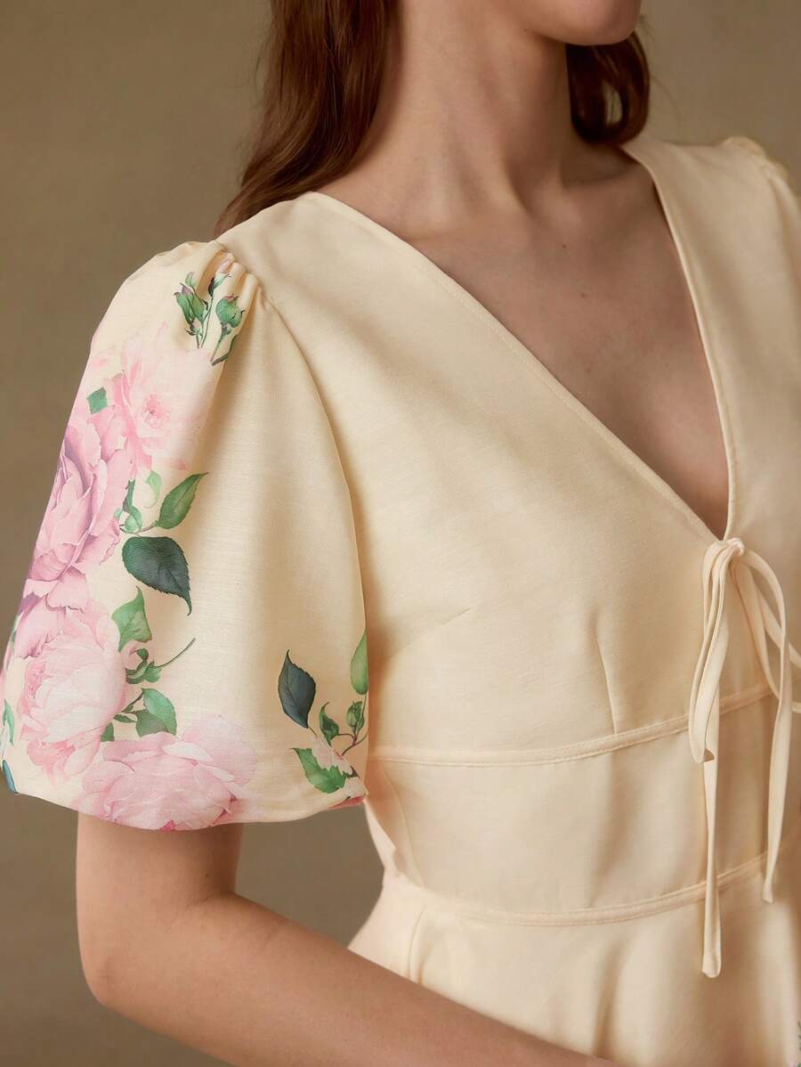 MOTF PREMIUM 女士花卉印花V领泡泡袖优雅连衣裙 - 杏色 - 查看 2