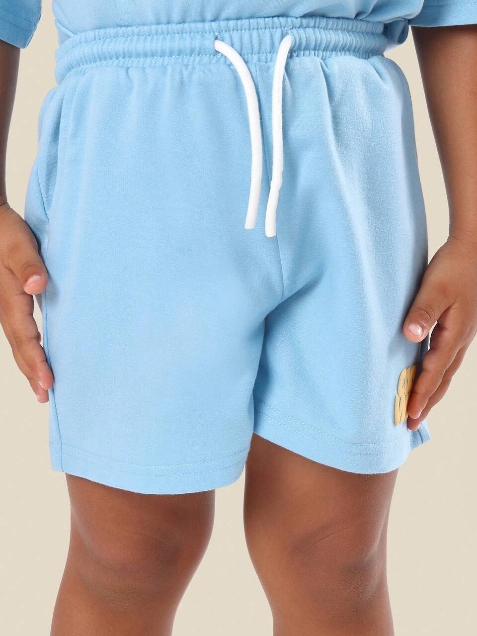 Conjunto de camiseta e shorts Cool Vibes combinando