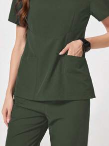 TaskEZ Conjunto de uniforme de pijama médico con top de manga corta de cuello en V de unicolor y pantalones con bolsillo - Verde militar - Ver 8
