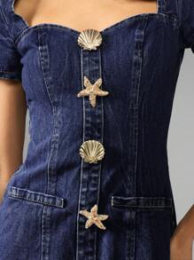 MISSGUIDED 迷你牛仔连衣裙贝壳和金色纽扣设计后拉链夏季时尚修身廓形派对俱乐部连衣裙 - 深色水洗藍 - 查看 5