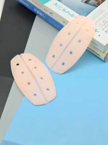 SHEIN Clips de tirantes de silicona para sujetadores, color nude/blanco/negro, almohadillas para los hombros antideslizantes, protector de tirantes de sujetador suave e invisible (con agujeros)