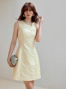 MOTF PREMIUM VÁY NGẮN KHÔNG TAY CÓ NƠ ĐÁ JACQUARD VÀ NGỌC TRAI GIẢ - Màu be - Xem 5