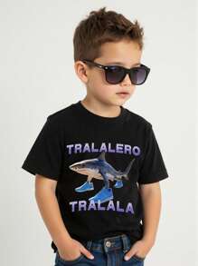 SHEIN Camiseta informal de verano para niño preadolescente con estampado de tiburón y letras
